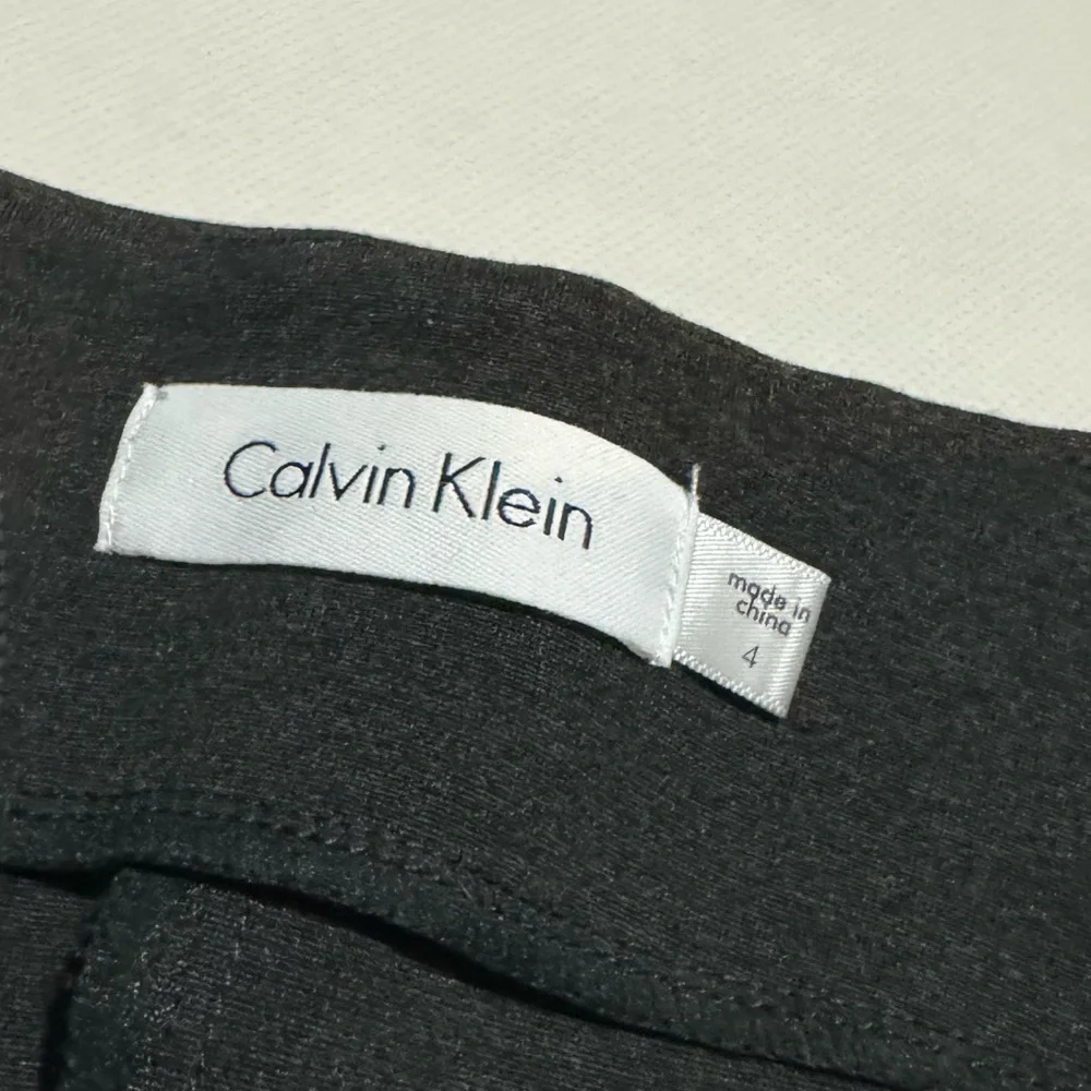 Calvin Klein Dark Gray‎ Stretch Knitt Pencil Skirt Women’s Size 4